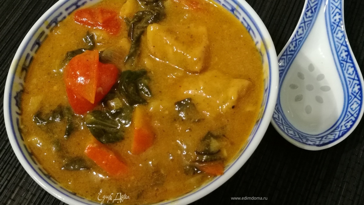 Карри из курицы со шпинатом