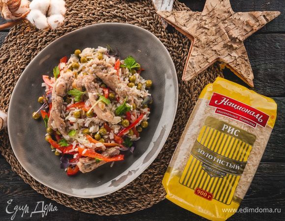 Теплый салат из куриной грудки с рисом и овощами Теплый салат из куриной грудки с рисом и овощами