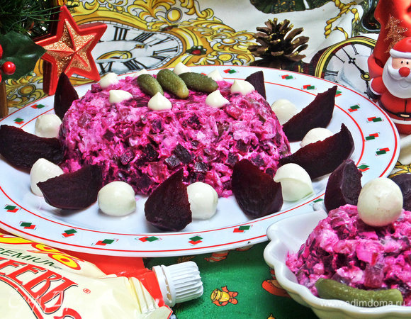 Свекольный салат с курицей и фетой