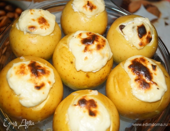 Печеные яблоки с творожной начинкой Печеные яблоки с творожной начинкой