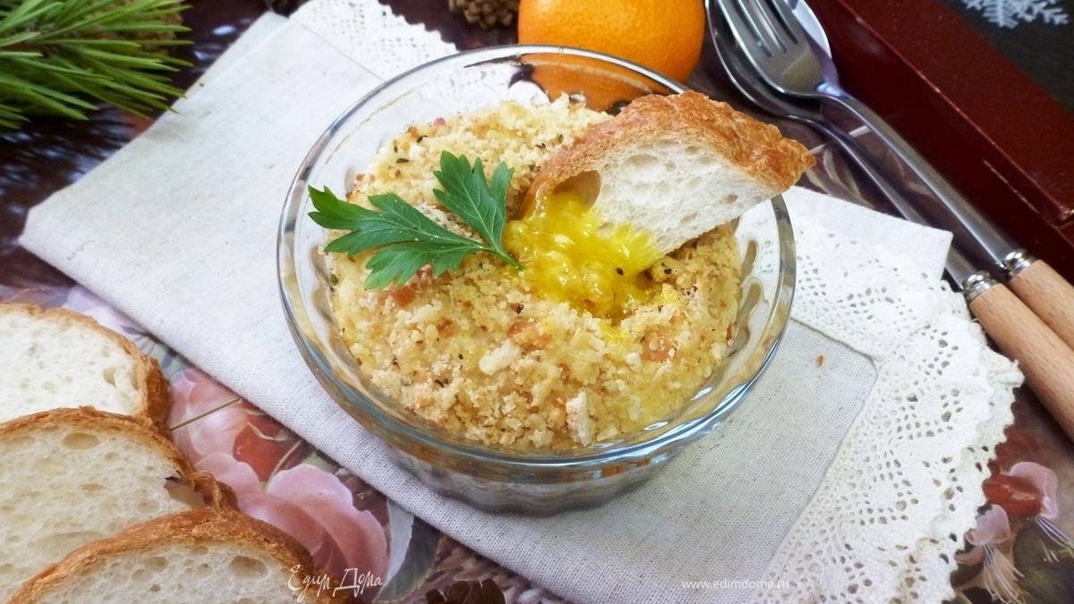 Яйца кокот с грибным муссом