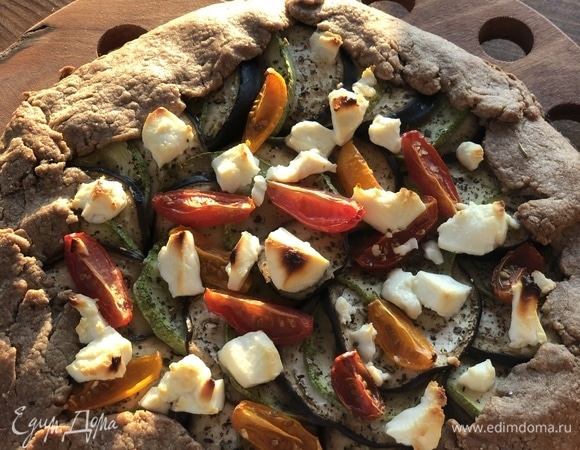 Овощная галета на ржаном тесте