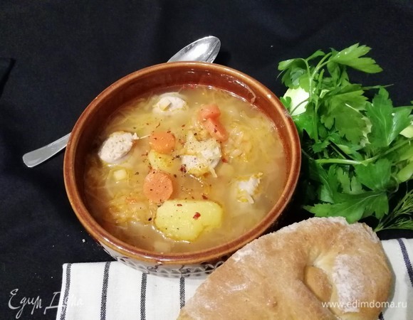 Суп с квашеной капустой и колбасками