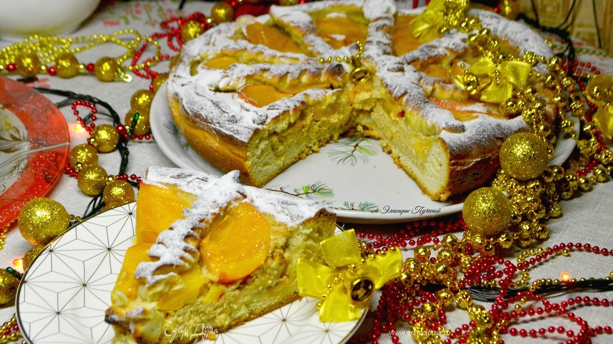 Солнечный пирог с хурмой