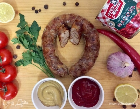 Сочная домашняя колбаса с фасолью