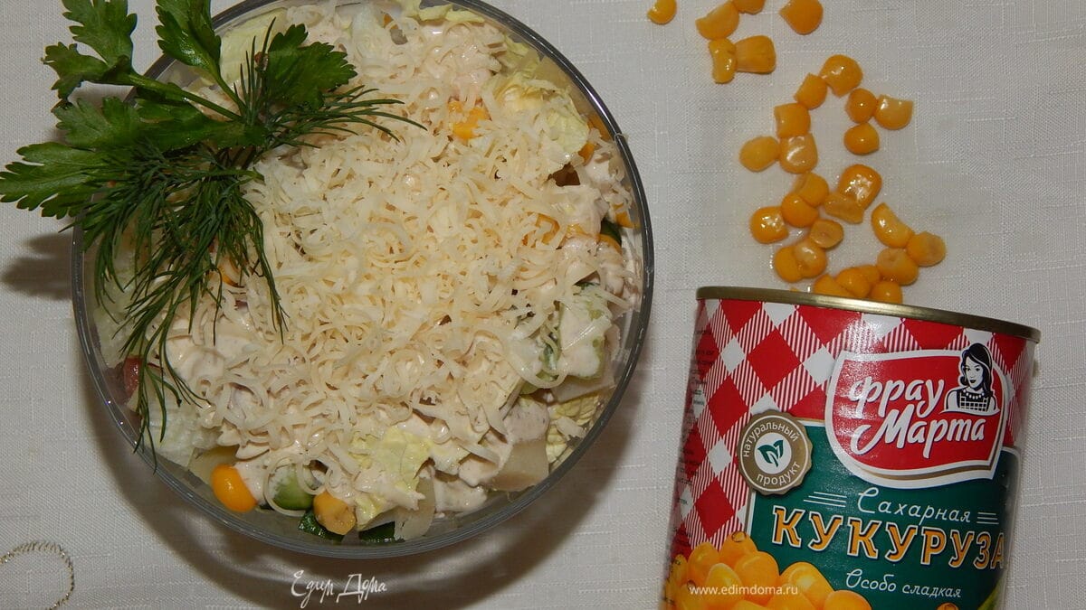 Салат с горбушей и кукурузой