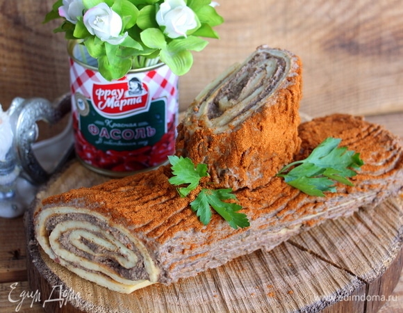 Сырный рулет с фасолево-печеночным паштетом «Рождественское полено»