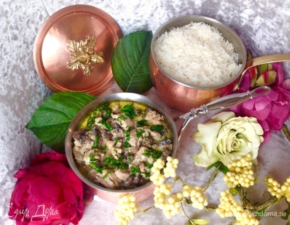 Куриные бедра в сливках с белыми грибами Куриные бедра в сливках с белыми грибами