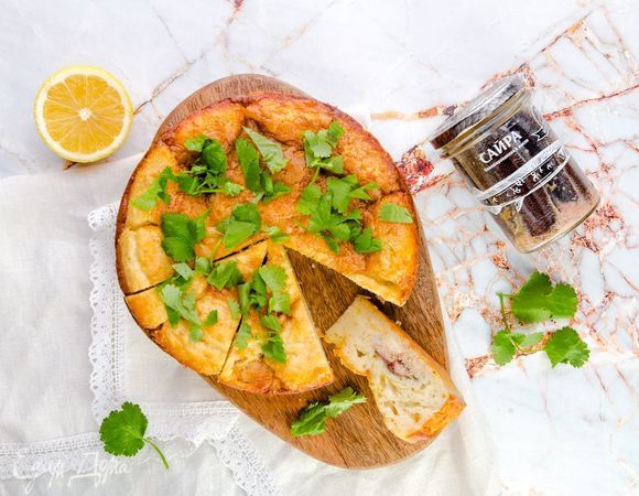 Заливной пирог с сайрой