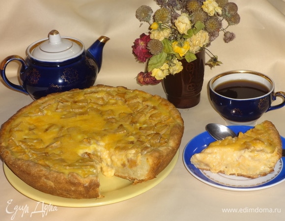 Пирог из творожного теста с тыквенным суфле и яблоками