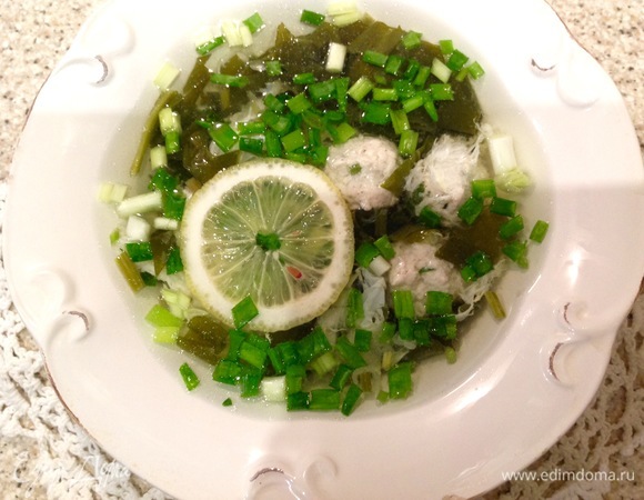 Щавелевый суп с фрикадельками Щавелевый суп с фрикадельками