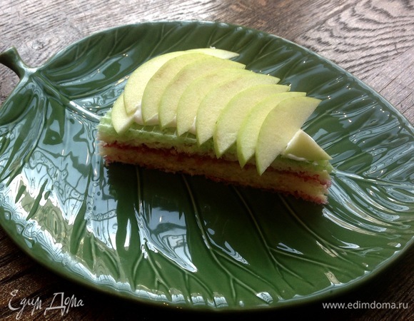 Вафельный торт с малиной и яблоком Вафельный торт с малиной и яблоком