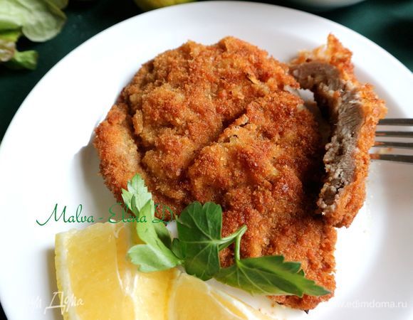 Венский шницель с картофельным салатом Венский шницель с картофельным салатом