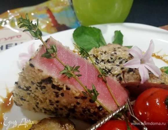 Тунец в кунжутной панировке Тунец в кунжутной панировке