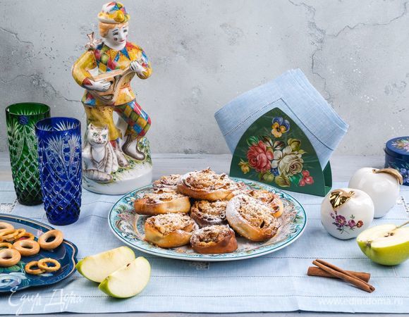 Булочки с яблоками