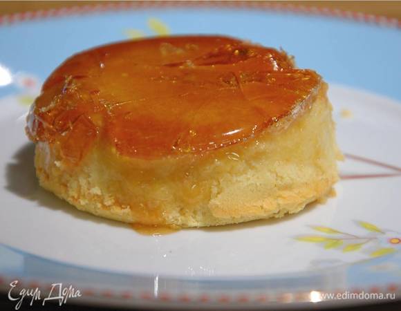 Творожный десерт с карамелью