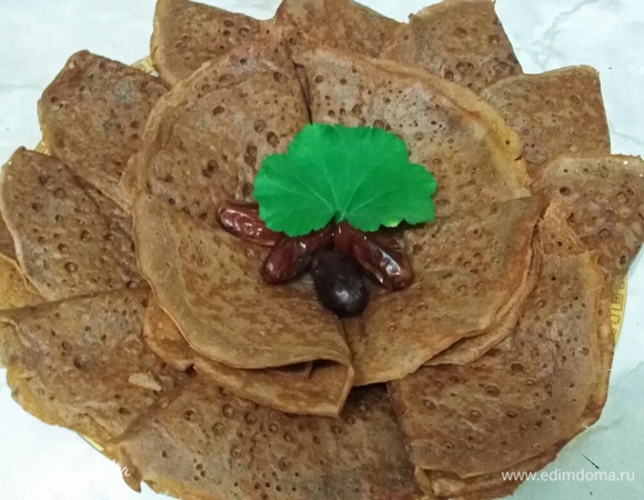 Шоколадные блинчики с корицей и ванилью