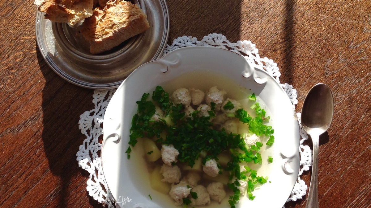 Гречневый суп с фрикадельками