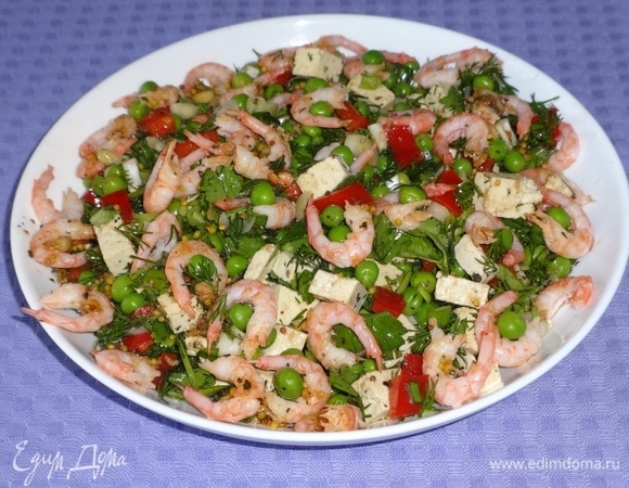 Салат с креветками, тофу и зеленым горошком Салат с креветками, тофу и зеленым горошком