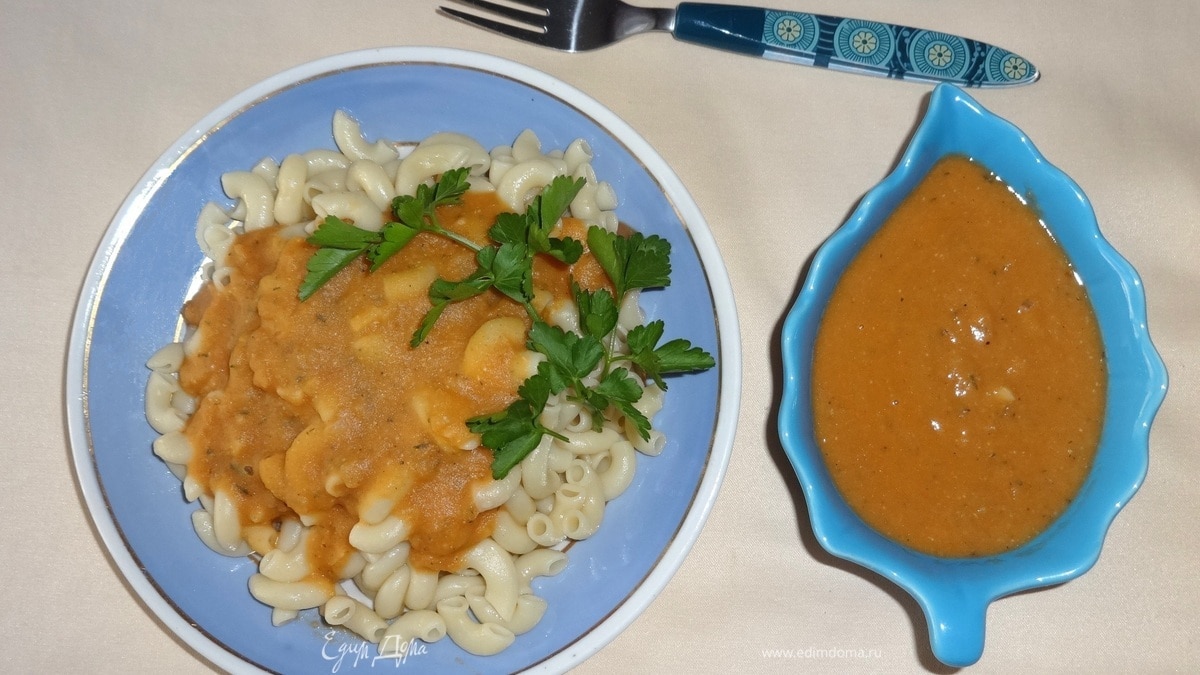 Макароны с чечевичным соусом