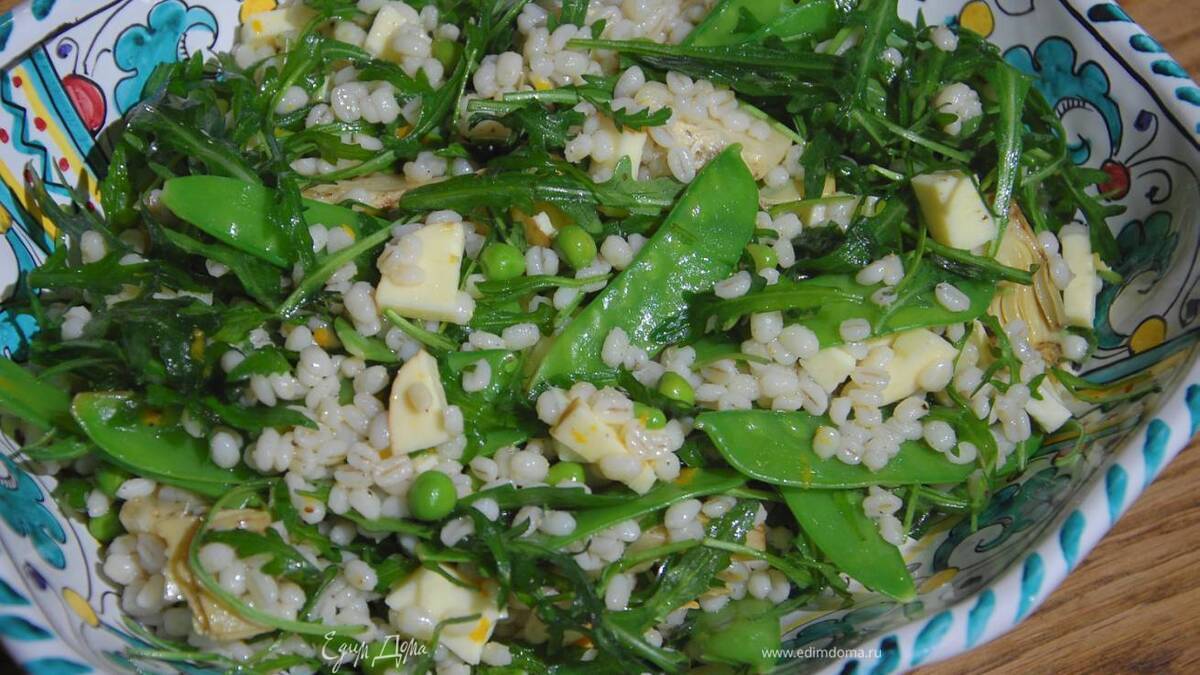 Перловка с артишоками, сулугуни и мятой