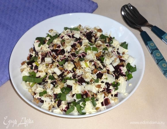 Салат из свеклы с брынзой, черемшой и орехами Салат из свеклы с брынзой, черемшой и орехами