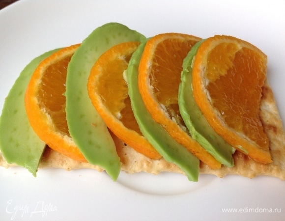 Авокадо с мандарином 