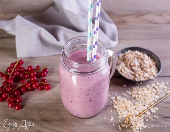 Смузи с овсянкой и смородиной