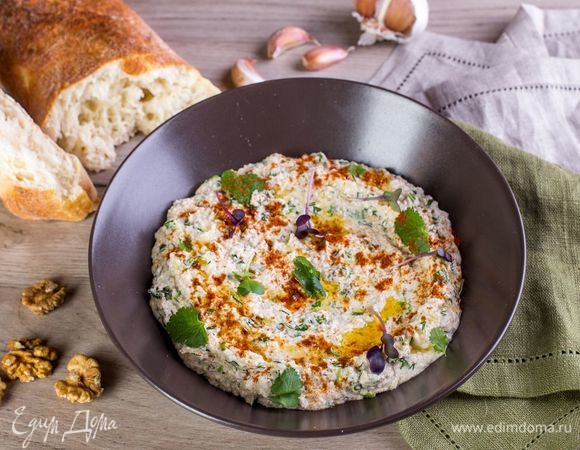 Баклажановый паштет с грецкими орехами
