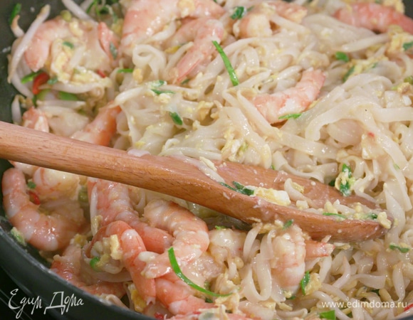 Лапша по-тайски с креветками Лапша по-тайски с креветками