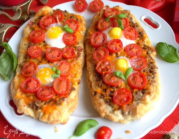 Слойки с фаршем и сыром