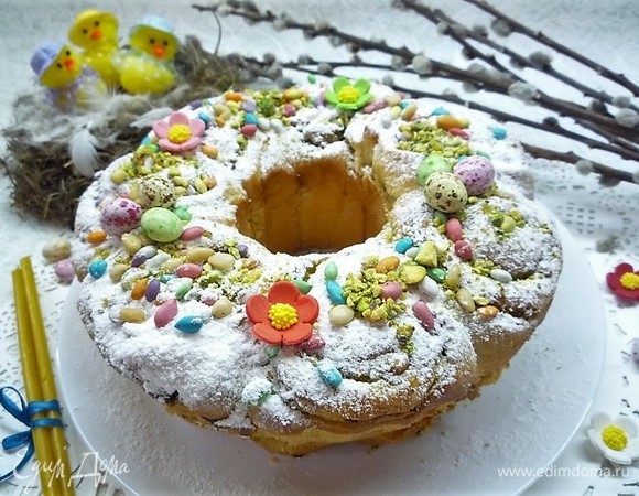 Пасхальные булочки с шоколадом и фисташковым кремом Пасхальные булочки с шоколадом и фисташковым кремом