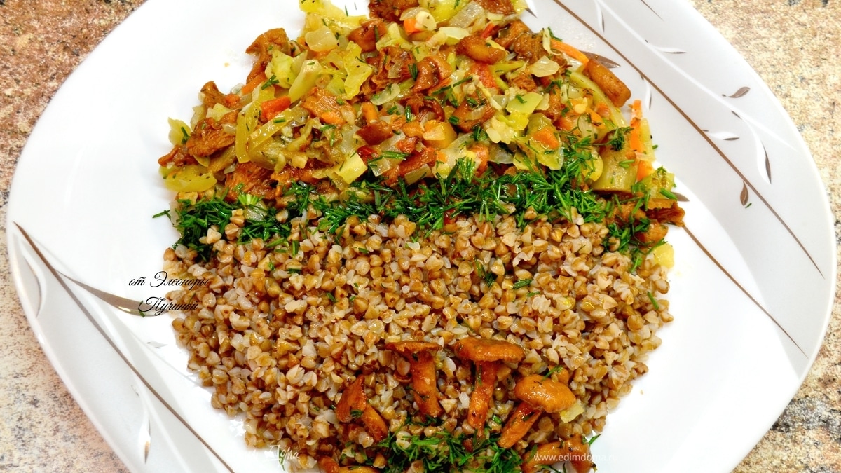 Греча с лисичками