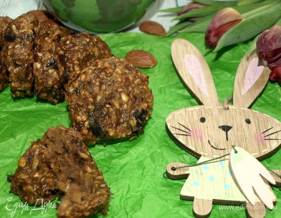 Миндально-овсяное печенье с черносливом Миндально-овсяное печенье с черносливом