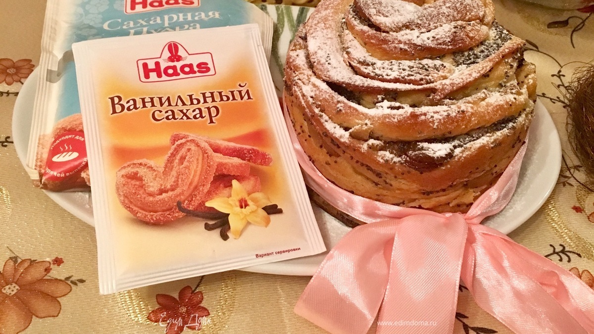 Маковый кулич-краффин с карамелизированными яблоками