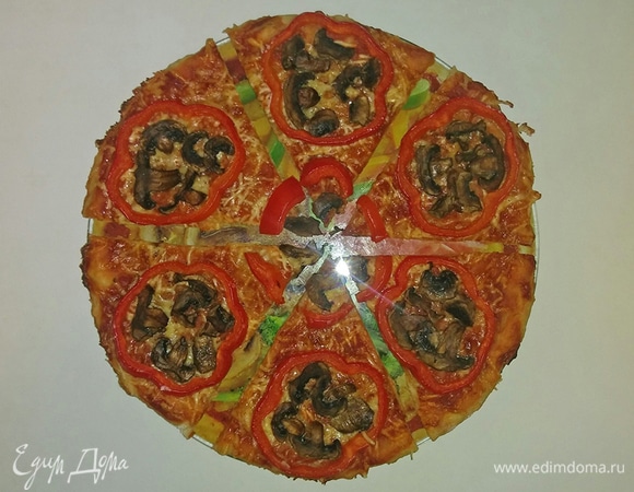 Пицца с болгарским перцем и шампиньонами