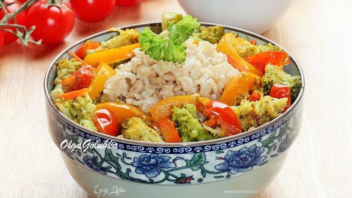 Брокколи с пряными травами и рисом