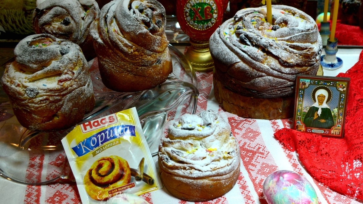 Кулич-краффин с маком, изюмом и орехами