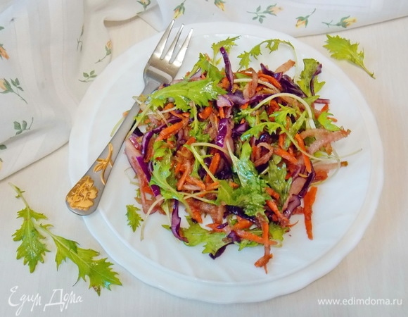 Салат с руколой и грушей