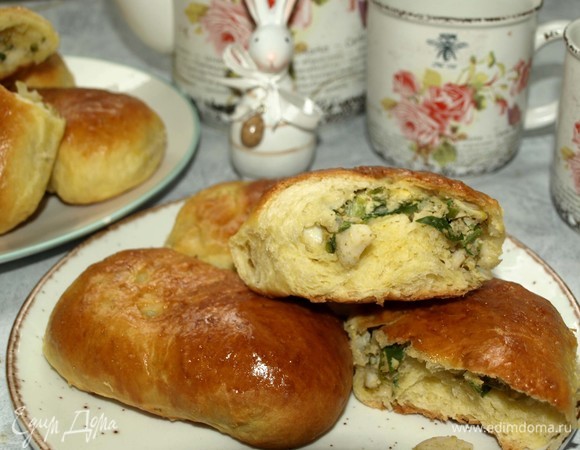 Пирожки с яйцами, зеленью и рисом Пирожки с яйцами, зеленью и рисом