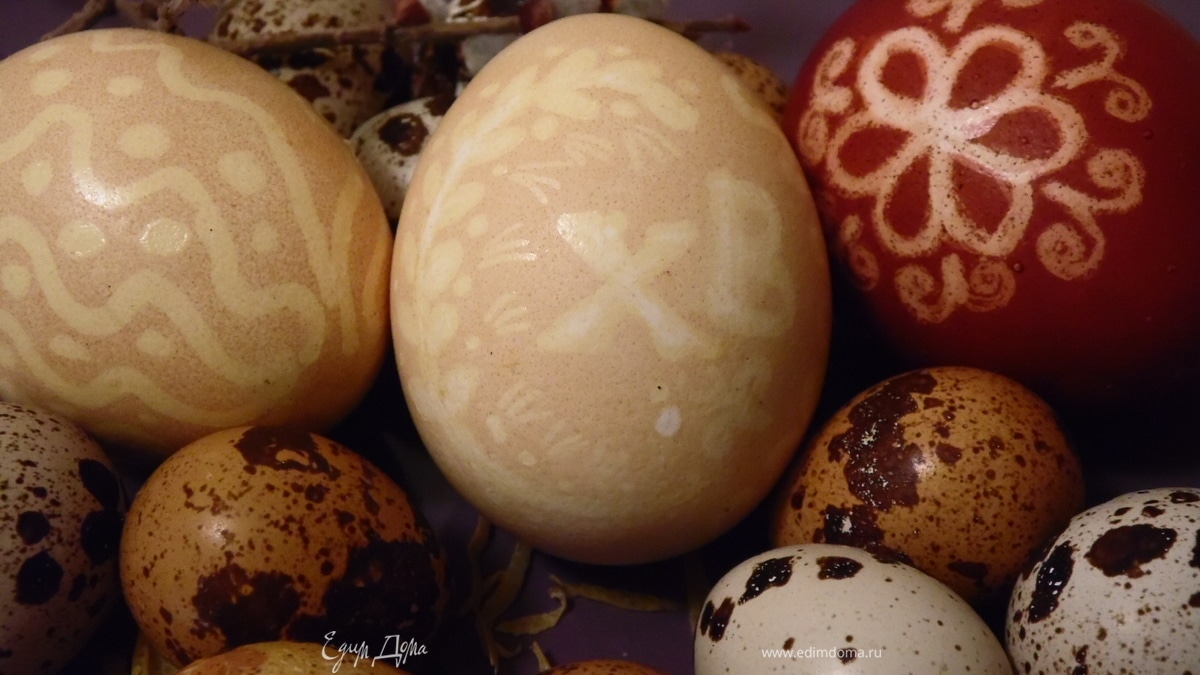 Пасхальные яйца. Рисуем узоры лимонным соком