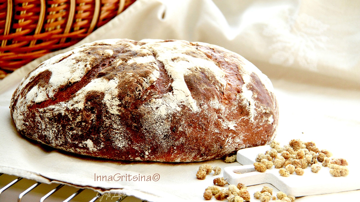 Хлеб с шелковицей