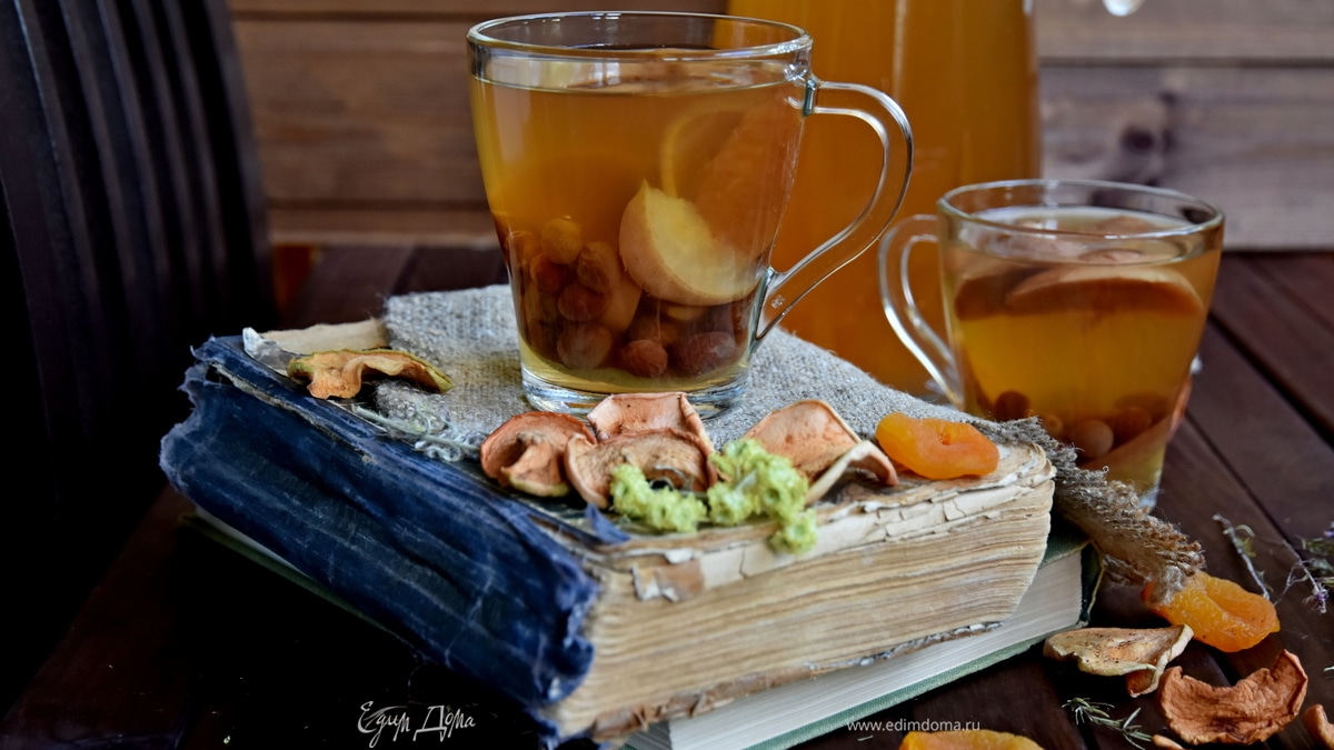 Взвар из сухофруктов с чабрецом и медом