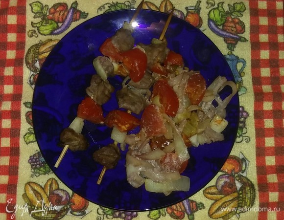 Шашлык из свинины с овощами в духовке