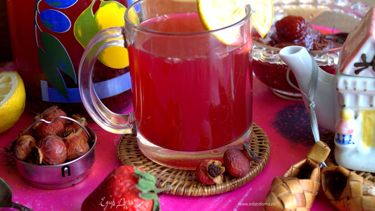 Компот смородиновый на шиповнике