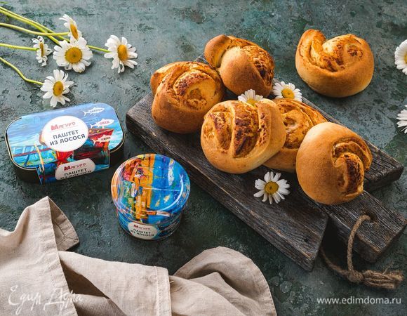 Булочки с паштетом из лосося Булочки с паштетом из лосося
