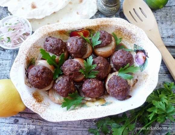 Луковый кебаб с гранатовым соусом Луковый кебаб с гранатовым соусом