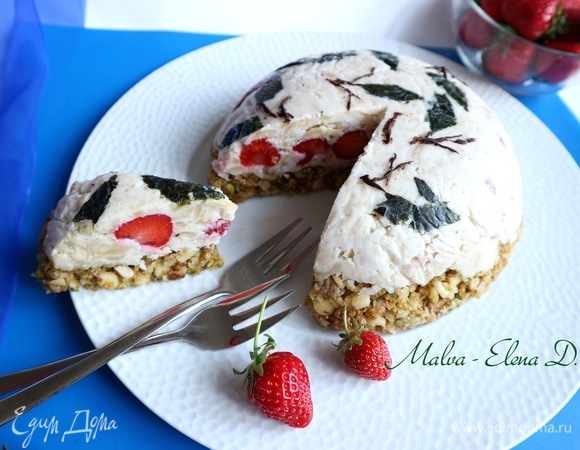 Кешьюкейк с клубникой Кешьюкейк с клубникой