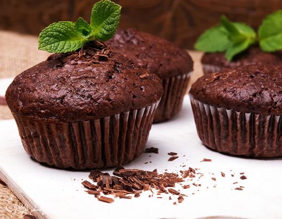 Шоколадные маффины с цукатами и льняными семечками Шоколадные маффины с цукатами и льняными семечками