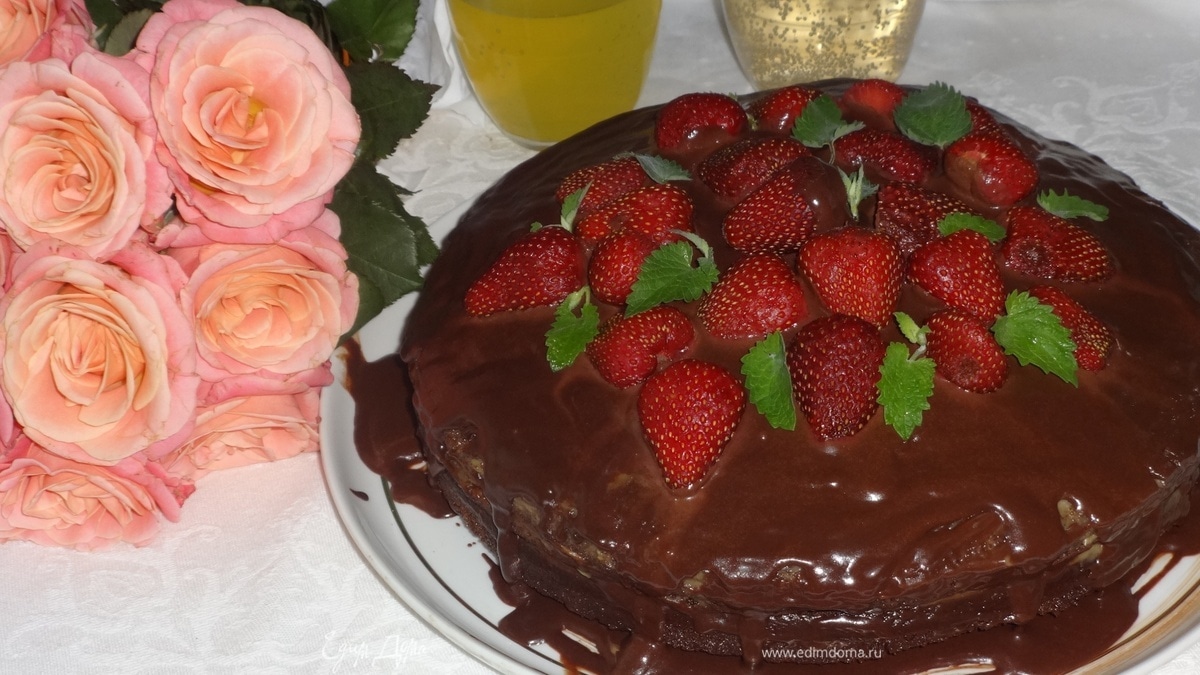 Торт с клубникой «Именинный»